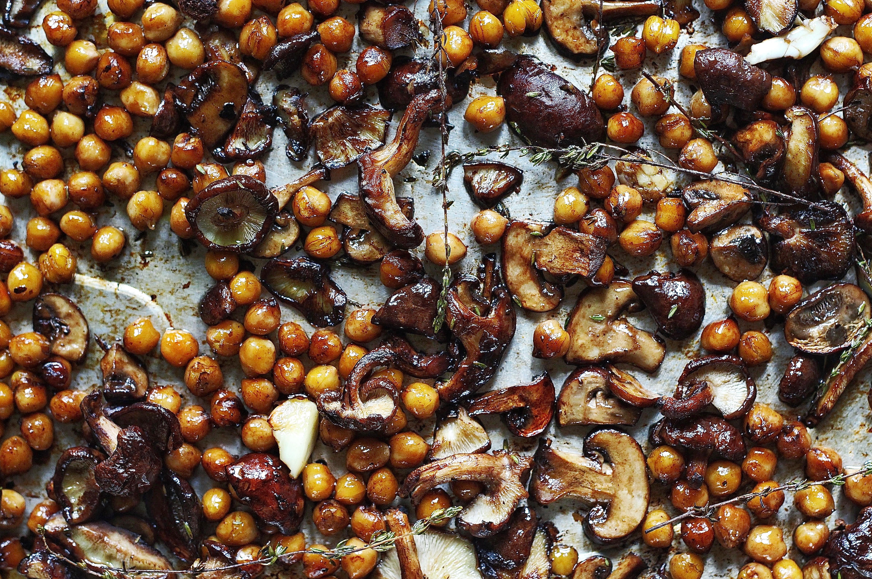 Honey-Balsamic Roasted Chickpeas and Mushrooms » Annie's Kitchen